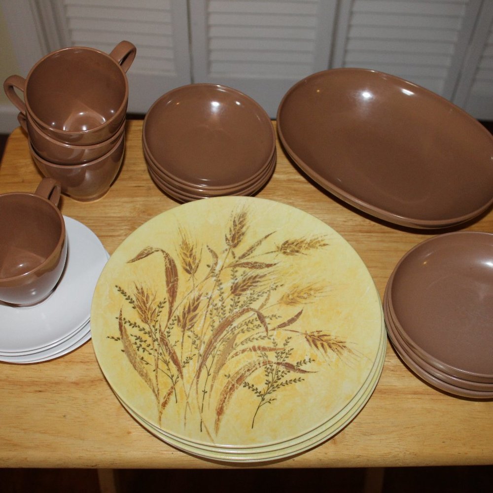 Vintage  Melmac Dinnerware Set - 21 pieces